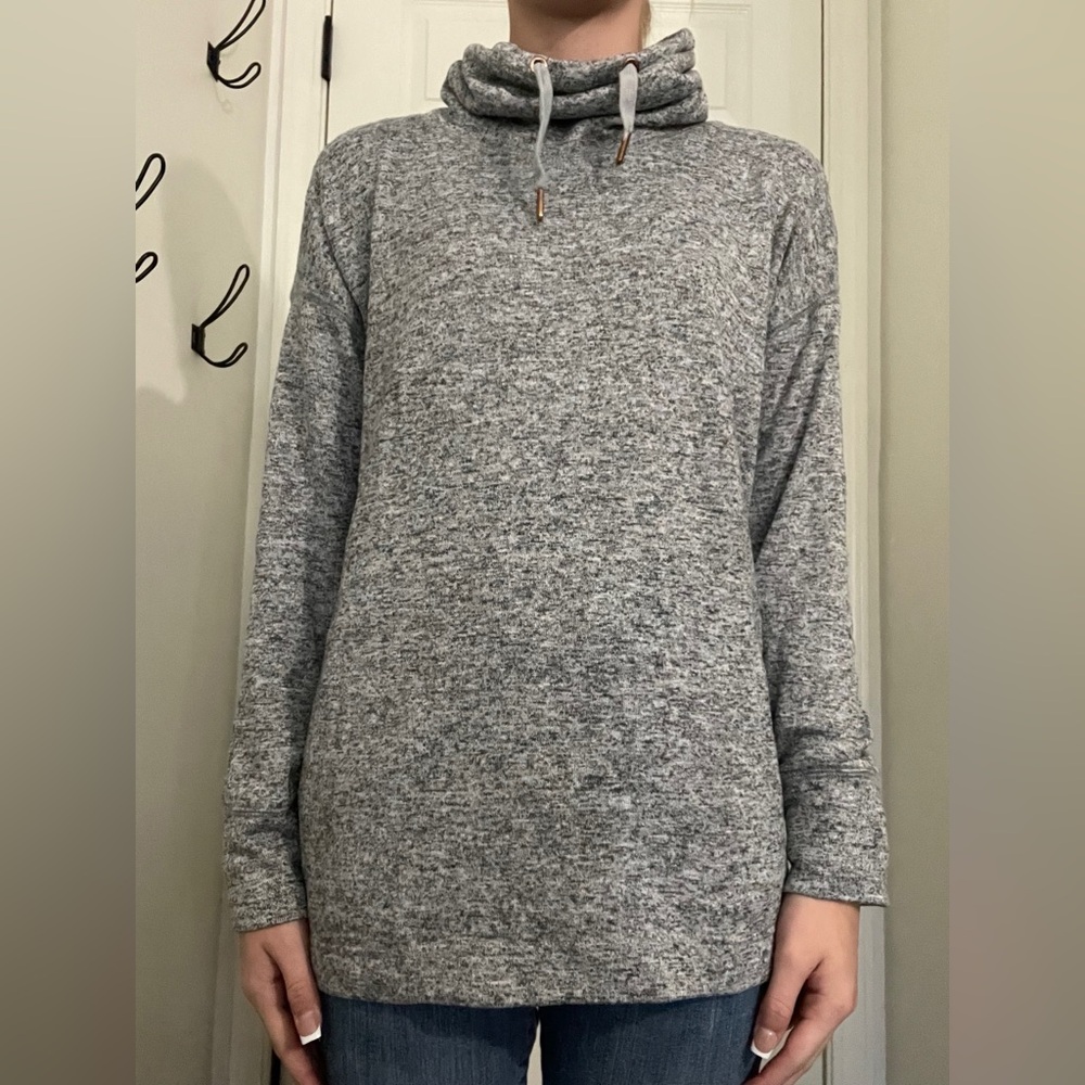 Old Navy grey pullover